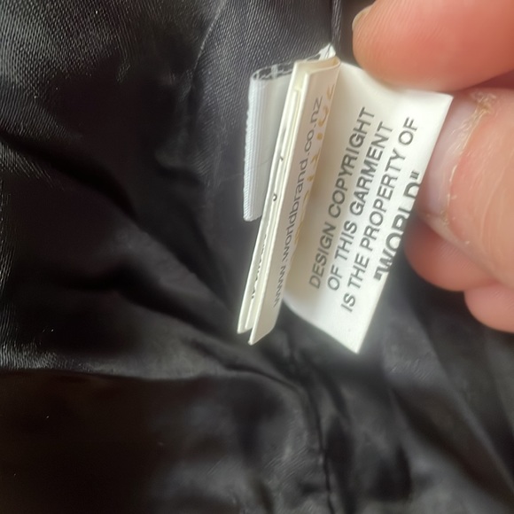 Gorgeous and unique, world brand New Zealand corduroy coat with dramatic sleeves - Picture 4 of 4